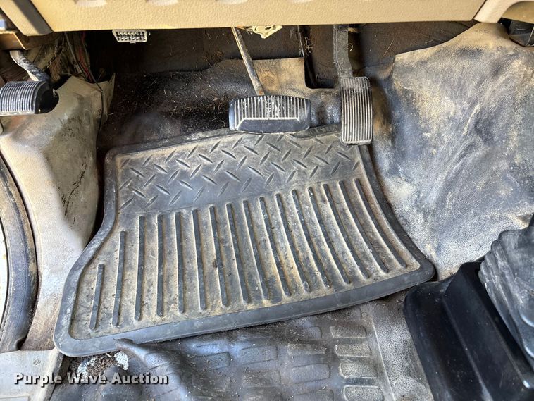 image for item DU1490 2009 Ford F350 Super Duty XL flatbed pickup truck