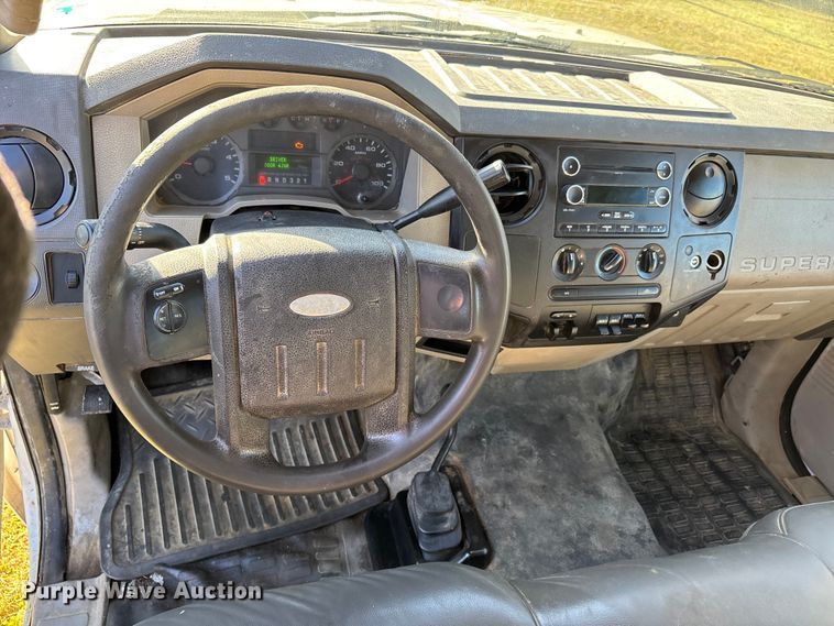 image for item DU1490 2009 Ford F350 Super Duty XL flatbed pickup truck