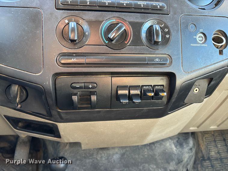 image for item DU1490 2009 Ford F350 Super Duty XL flatbed pickup truck