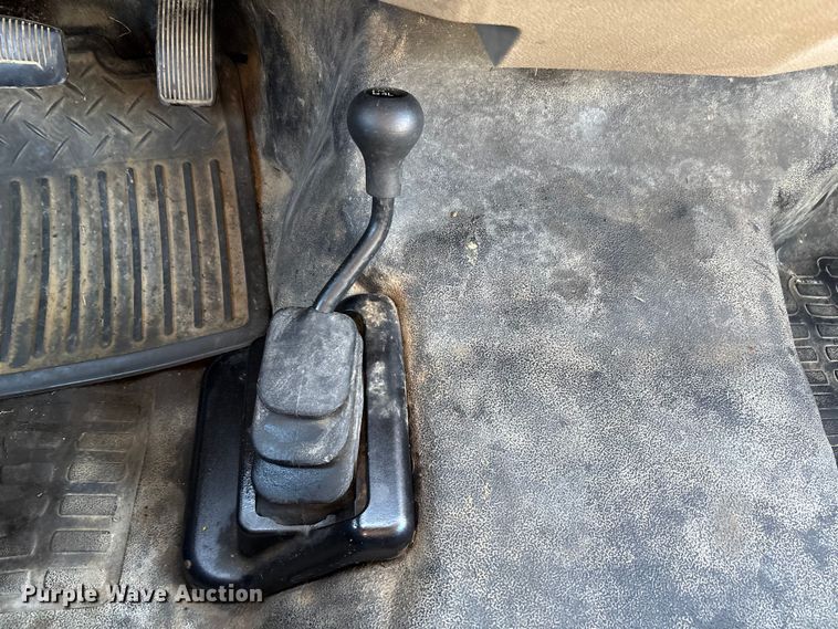 image for item DU1490 2009 Ford F350 Super Duty XL flatbed pickup truck