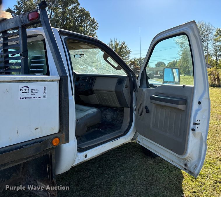 image for item DU1490 2009 Ford F350 Super Duty XL flatbed pickup truck