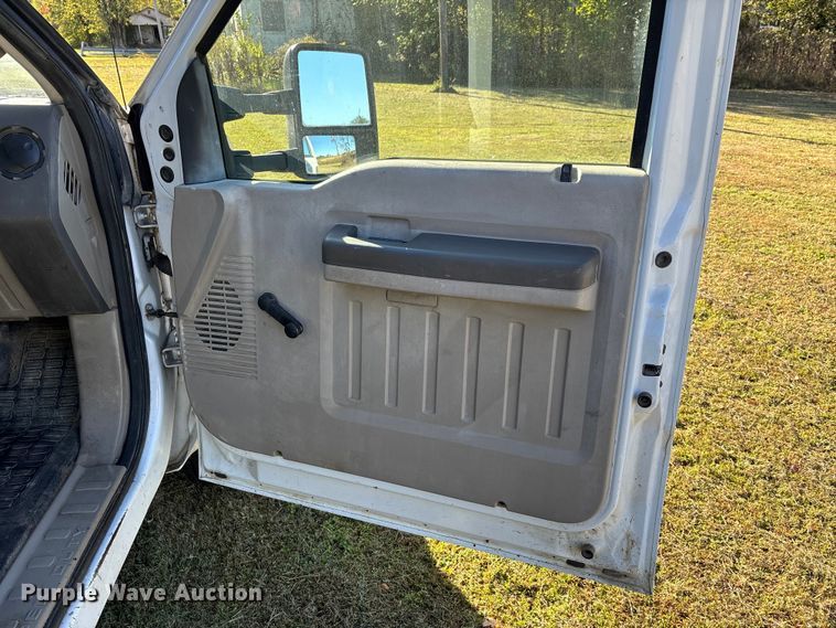 image for item DU1490 2009 Ford F350 Super Duty XL flatbed pickup truck