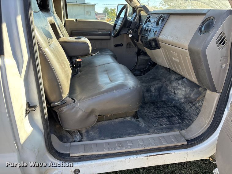 image for item DU1490 2009 Ford F350 Super Duty XL flatbed pickup truck