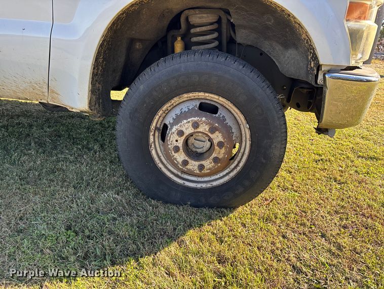 image for item DU1490 2009 Ford F350 Super Duty XL flatbed pickup truck