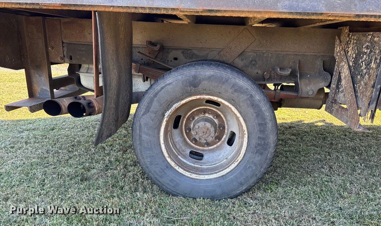 image for item DU1490 2009 Ford F350 Super Duty XL flatbed pickup truck