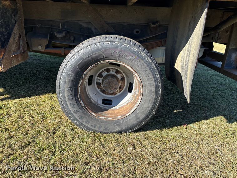 image for item DU1490 2009 Ford F350 Super Duty XL flatbed pickup truck