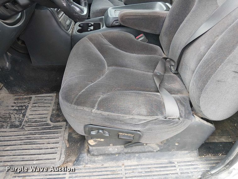 image for item DU3623 2001 GMC Sierra 1500 Ext. Cab pickup truck