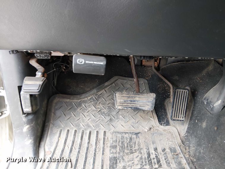 image for item DU3623 2001 GMC Sierra 1500 Ext. Cab pickup truck