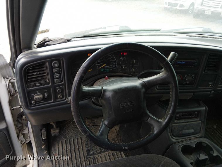 image for item DU3623 2001 GMC Sierra 1500 Ext. Cab pickup truck