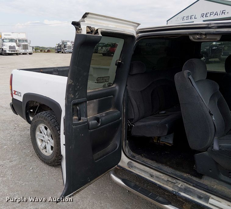 image for item DU3623 2001 GMC Sierra 1500 Ext. Cab pickup truck