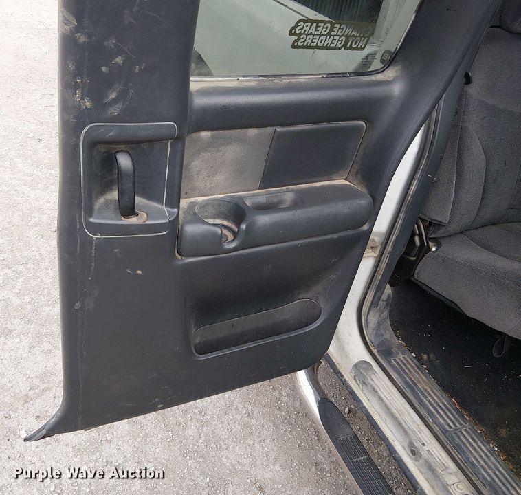 image for item DU3623 2001 GMC Sierra 1500 Ext. Cab pickup truck