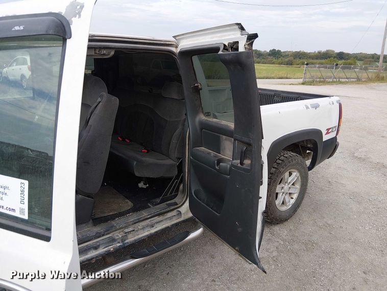 image for item DU3623 2001 GMC Sierra 1500 Ext. Cab pickup truck