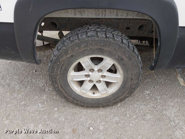 image for item DU3623 2001 GMC Sierra 1500 Ext. Cab pickup truck