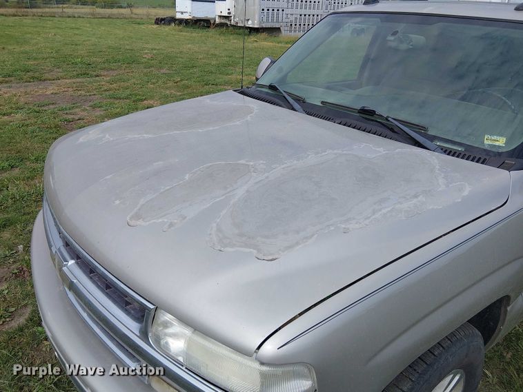 image for item DU3624 2005 Chevrolet Suburban 1500 SUV