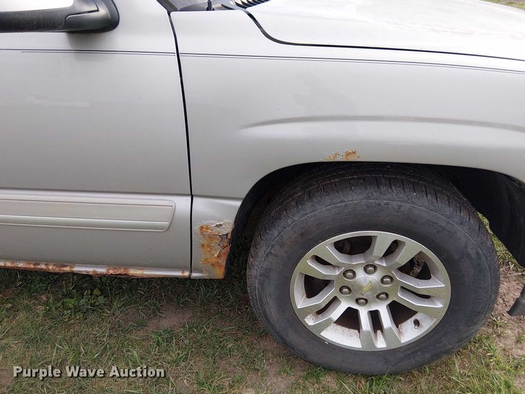 image for item DU3624 2005 Chevrolet Suburban 1500 SUV