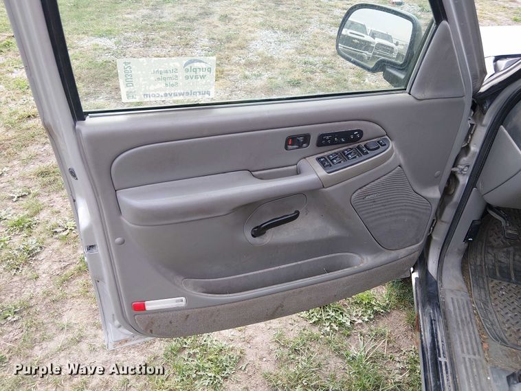 image for item DU3624 2005 Chevrolet Suburban 1500 SUV