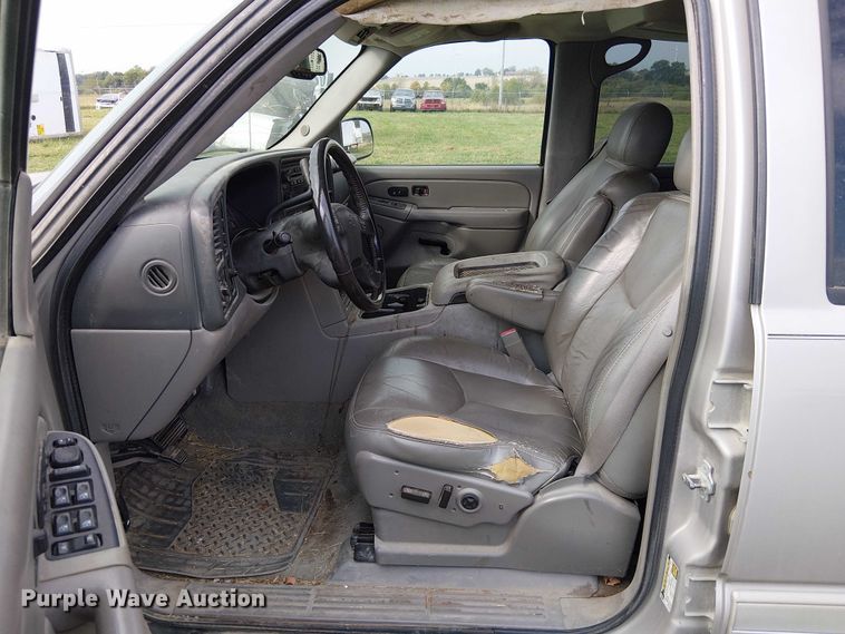 image for item DU3624 2005 Chevrolet Suburban 1500 SUV