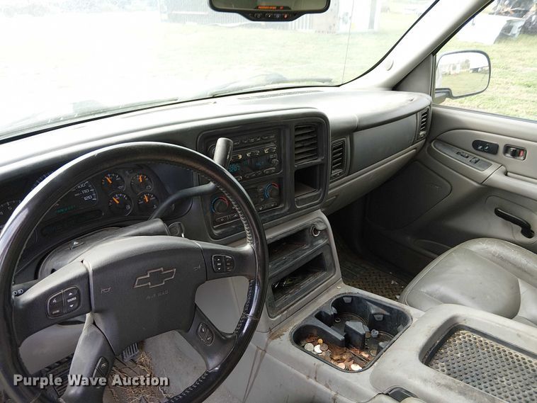 image for item DU3624 2005 Chevrolet Suburban 1500 SUV