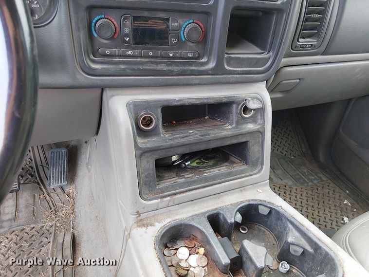 image for item DU3624 2005 Chevrolet Suburban 1500 SUV