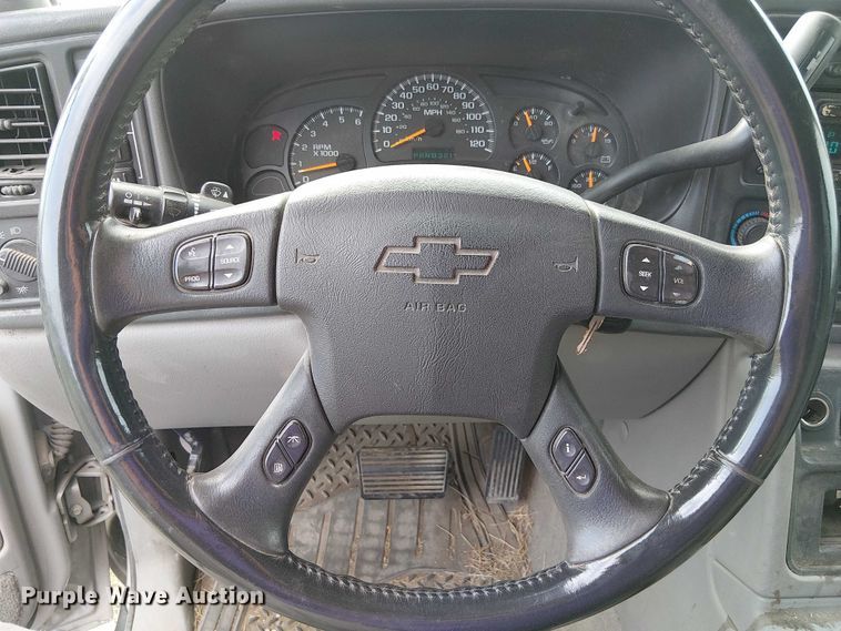 image for item DU3624 2005 Chevrolet Suburban 1500 SUV