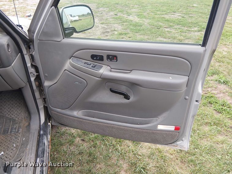 image for item DU3624 2005 Chevrolet Suburban 1500 SUV