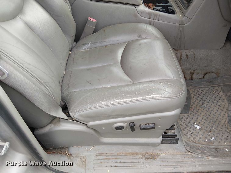 image for item DU3624 2005 Chevrolet Suburban 1500 SUV