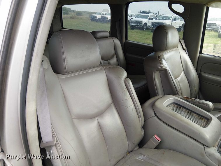 image for item DU3624 2005 Chevrolet Suburban 1500 SUV