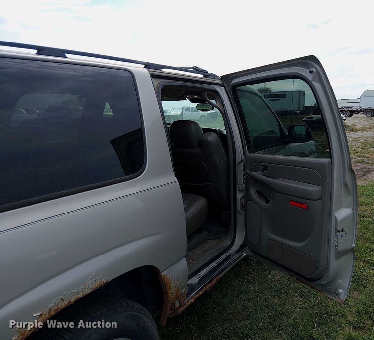 image for item DU3624 2005 Chevrolet Suburban 1500 SUV