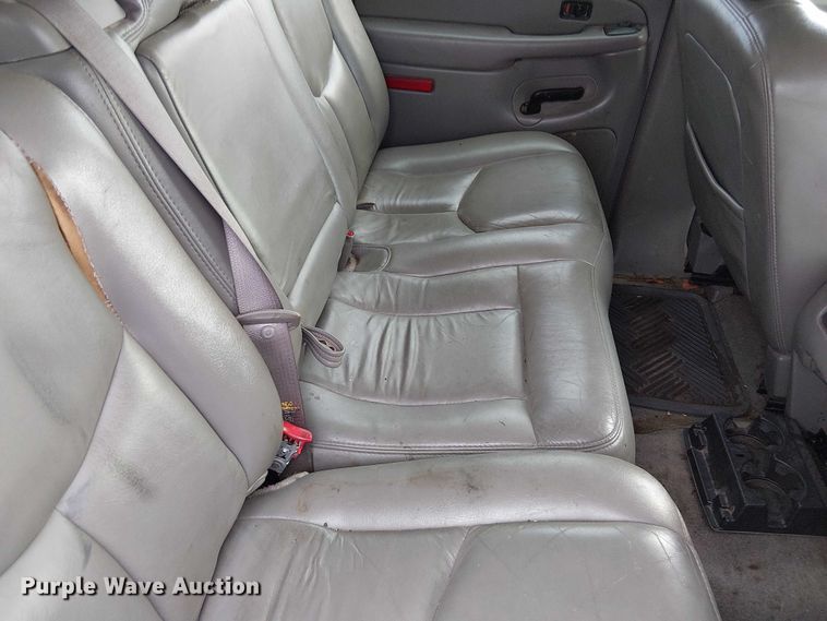 image for item DU3624 2005 Chevrolet Suburban 1500 SUV