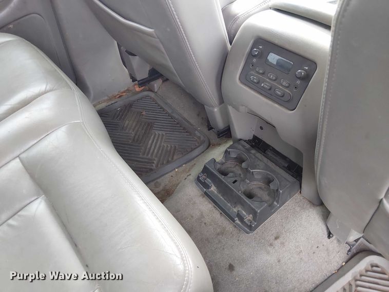 image for item DU3624 2005 Chevrolet Suburban 1500 SUV