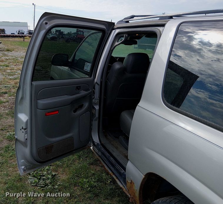 image for item DU3624 2005 Chevrolet Suburban 1500 SUV