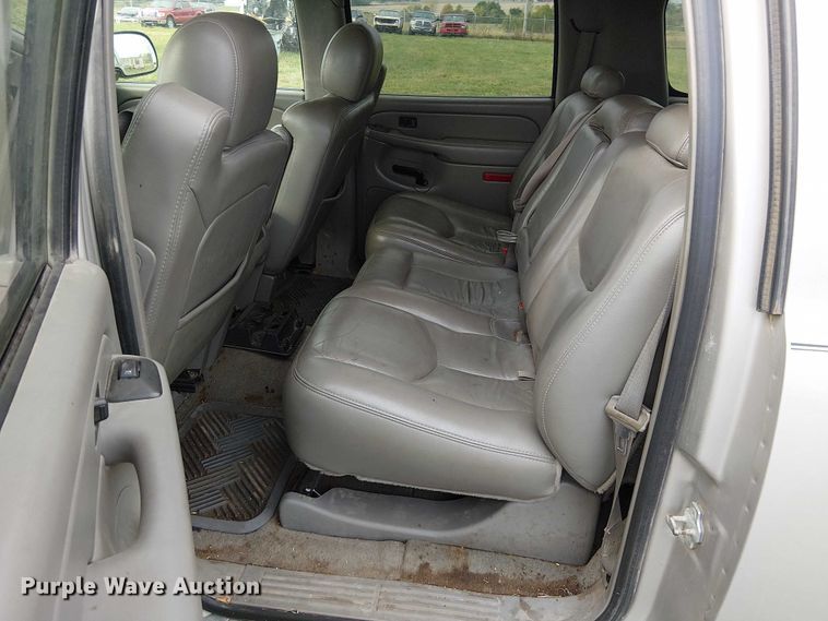 image for item DU3624 2005 Chevrolet Suburban 1500 SUV