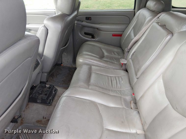 image for item DU3624 2005 Chevrolet Suburban 1500 SUV