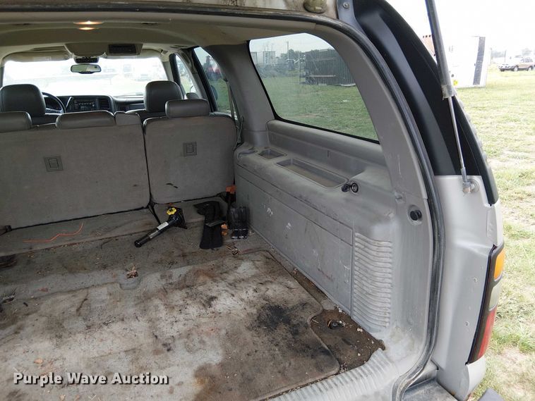 image for item DU3624 2005 Chevrolet Suburban 1500 SUV