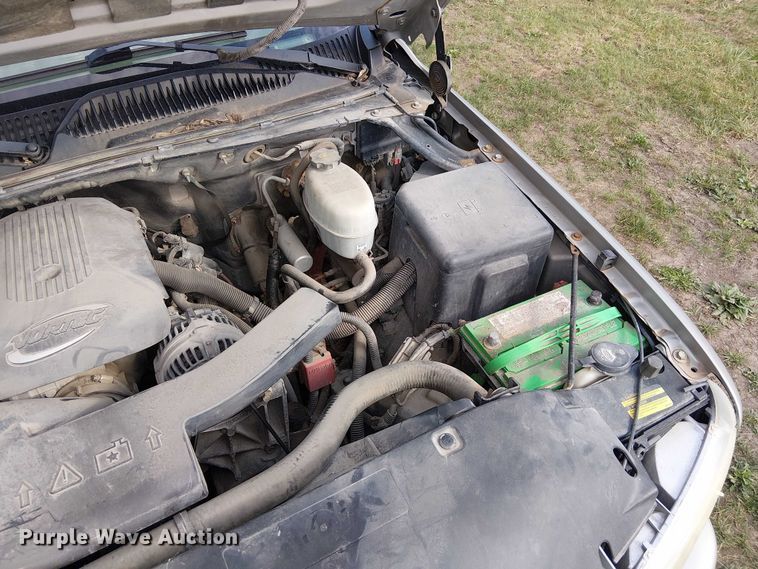 image for item DU3624 2005 Chevrolet Suburban 1500 SUV