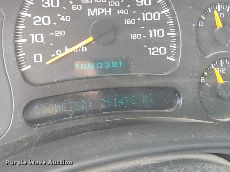 image for item DU3624 2005 Chevrolet Suburban 1500 SUV