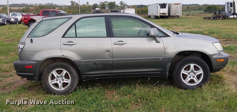 image for item DU3625 2001 Lexus RX300  SUV