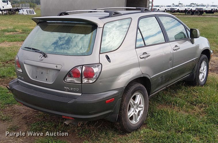 image for item DU3625 2001 Lexus RX300  SUV