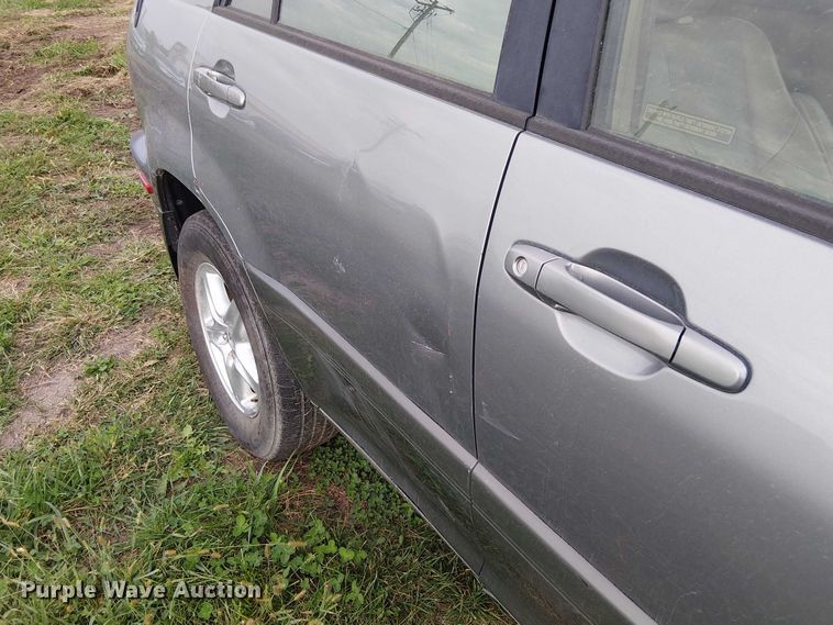 image for item DU3625 2001 Lexus RX300  SUV