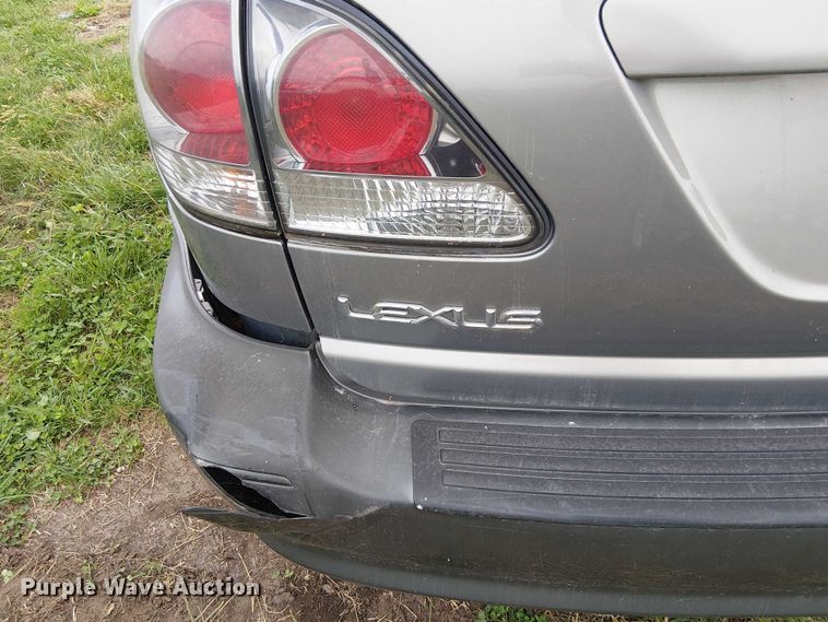 image for item DU3625 2001 Lexus RX300  SUV