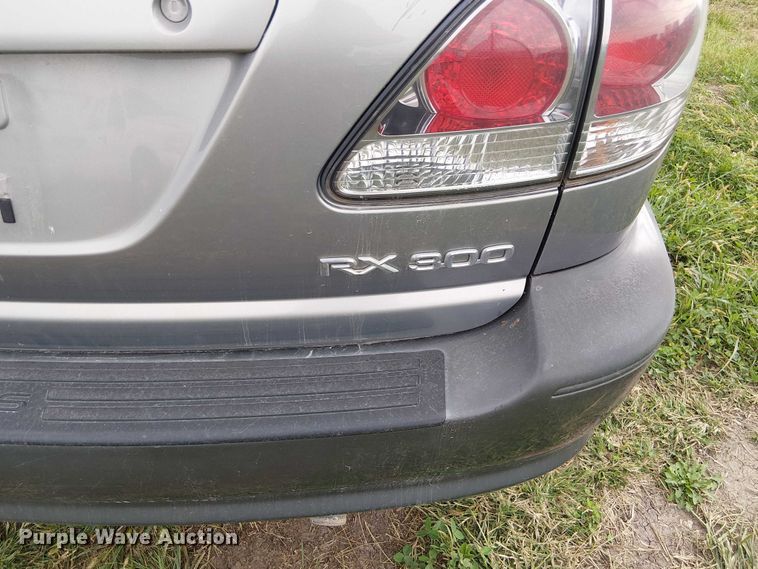 image for item DU3625 2001 Lexus RX300  SUV
