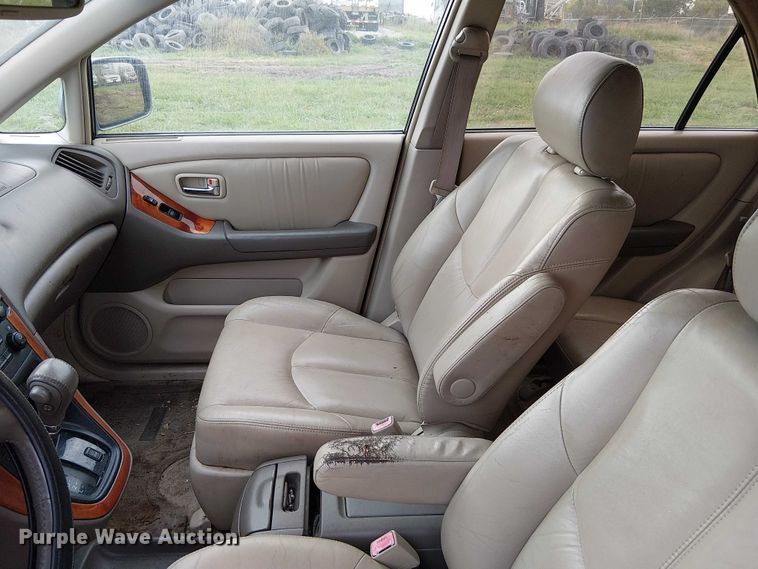 image for item DU3625 2001 Lexus RX300  SUV