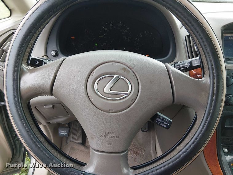 image for item DU3625 2001 Lexus RX300  SUV