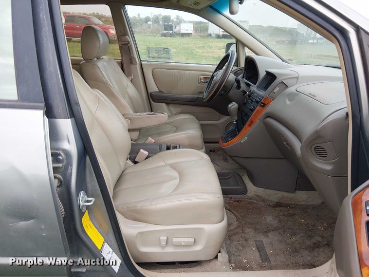 image for item DU3625 2001 Lexus RX300  SUV