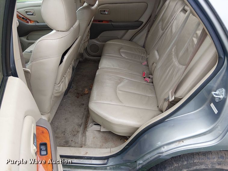 image for item DU3625 2001 Lexus RX300  SUV