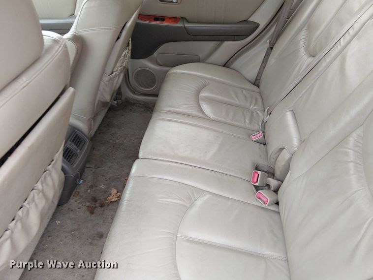 image for item DU3625 2001 Lexus RX300  SUV