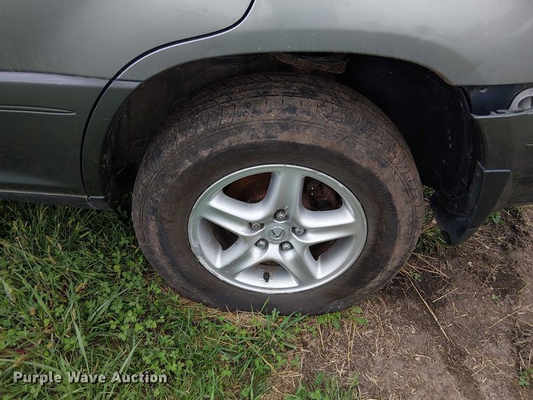 image for item DU3625 2001 Lexus RX300  SUV