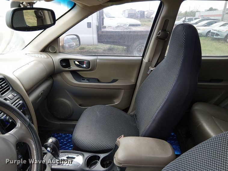 image for item DU3626 2004 Hyundai Santa Fe SUV
