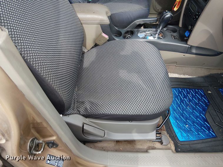 image for item DU3626 2004 Hyundai Santa Fe SUV