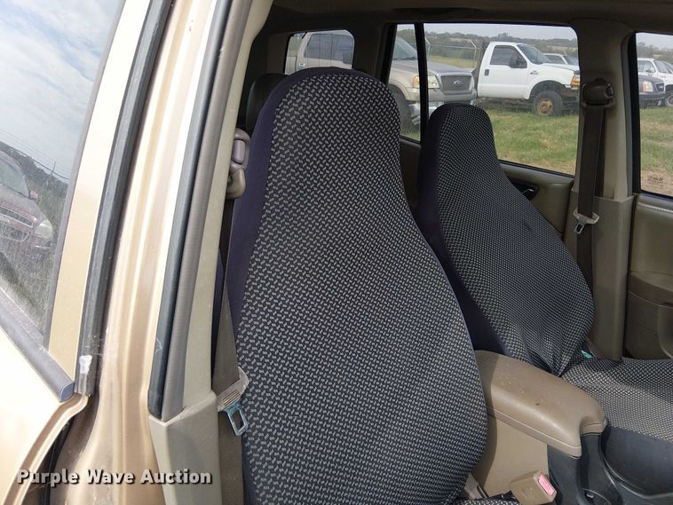 image for item DU3626 2004 Hyundai Santa Fe SUV